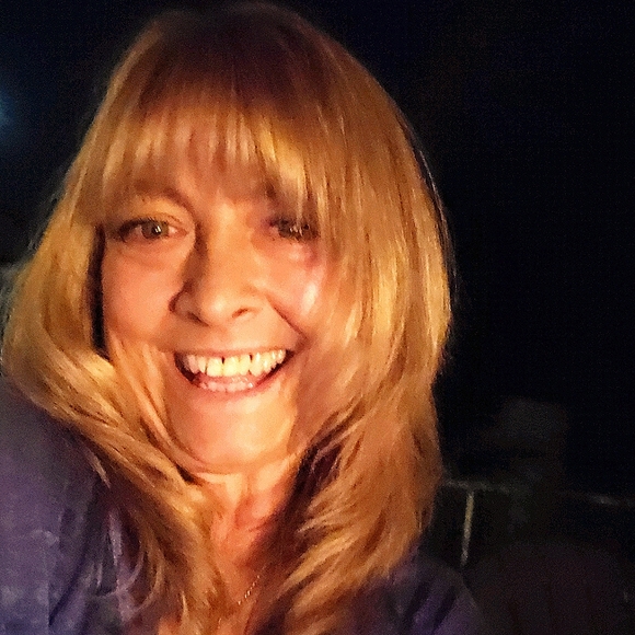 Meet your Posher, JuliAnn - Picture 13 of 16